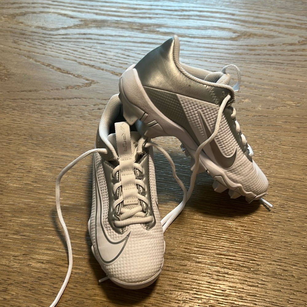 Boys Nike Football Cleats size 1.5